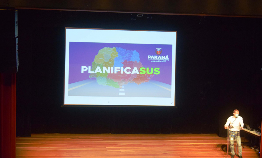Secretaria de Estado da Saúde formalizou nesta terça-feira (31) a expansão do Programa PlanificaSUS Paraná. A assinatura do Termo de Cooperação Técnica do Programa com o Conselho Municipal de Saúde do Estado (Cosems) foi feita durante o evento “Saúde em frente” e teve a participação de diretores da Sesa e das 22 Regionais de Saúde, equipes técnicas, além de gestores e representantes municipais. Foto:Américo Antonio/SESA