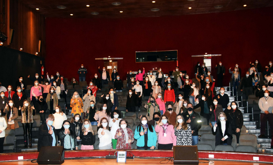 Secretaria de Estado da Saúde formalizou nesta terça-feira (31) a expansão do Programa PlanificaSUS Paraná. A assinatura do Termo de Cooperação Técnica do Programa com o Conselho Municipal de Saúde do Estado (Cosems) foi feita durante o evento “Saúde em frente” e teve a participação de diretores da Sesa e das 22 Regionais de Saúde, equipes técnicas, além de gestores e representantes municipais. Foto:Américo Antonio/SESA