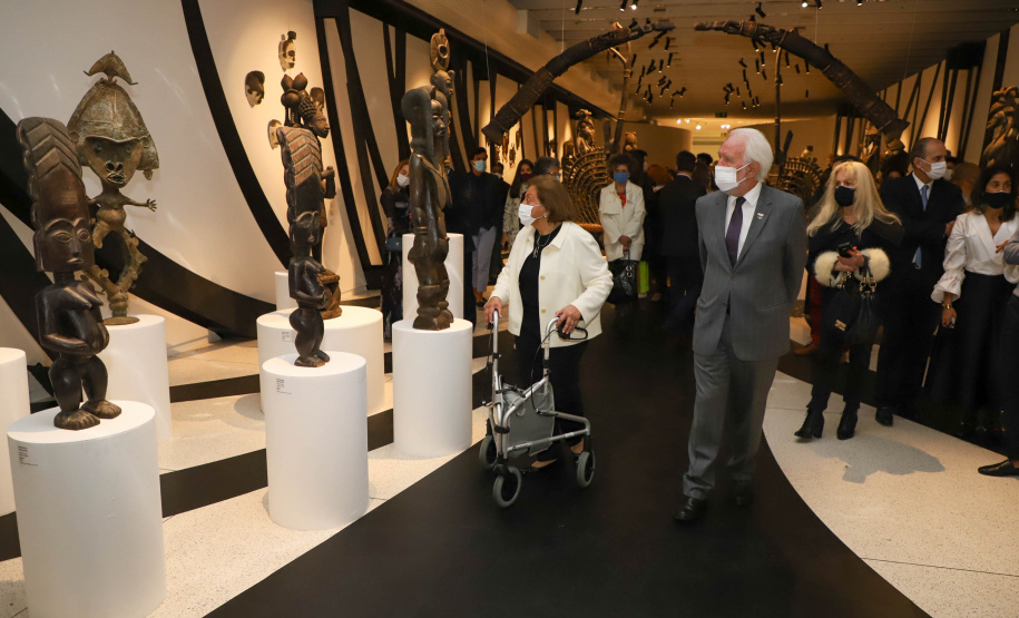 Africa Vice-governador Darci Piana participa da abertura da exposição África, Expressões Artísticas de um Continente, realizada pelo Museu Oscar Niemeyer (MON) Foto: Ari Dias/AEN