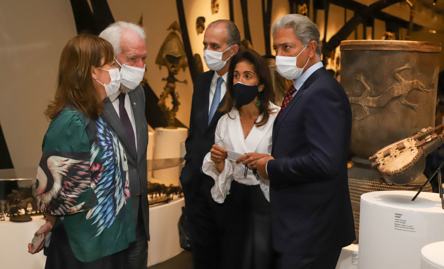 Africa Vice-governador Darci Piana participa da abertura da exposição África, Expressões Artísticas de um Continente, realizada pelo Museu Oscar Niemeyer (MON) Foto: Ari Dias/AEN