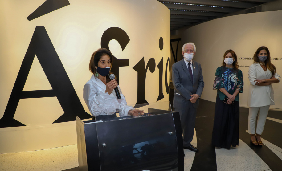 Africa Vice-governador Darci Piana participa da abertura da exposição África, Expressões Artísticas de um Continente, realizada pelo Museu Oscar Niemeyer (MON) Foto: Ari Dias/AEN