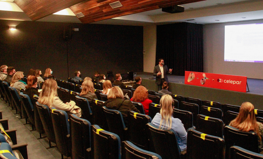 A Controladoria-Geral do Estado (CGE) reuniu servidores dos órgãos da administração direta e indireta do governo estadual para falar sobre a integração com o sistema e-Prevenção, do Programa Nacional de Prevenção à Corrupção (PNPC). -  Curitiba, 01/09/2021  -  Foto: Gabrielly Pontes/CGE