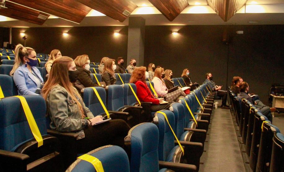 A Controladoria-Geral do Estado (CGE) reuniu servidores dos órgãos da administração direta e indireta do governo estadual para falar sobre a integração com o sistema e-Prevenção, do Programa Nacional de Prevenção à Corrupção (PNPC). -  Curitiba, 01/09/2021  -  Foto:  Gabrielly Pontes/CGE