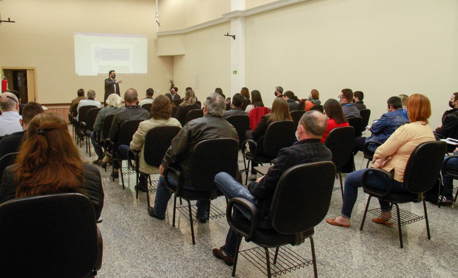 A Controladoria-Geral do Estado (CGE) reuniu servidores dos órgãos da administração direta e indireta do governo estadual para falar sobre a integração com o sistema e-Prevenção, do Programa Nacional de Prevenção à Corrupção (PNPC). -  Curitiba, 01/09/2021  -  Foto:  Gabrielly Pontes/CGE