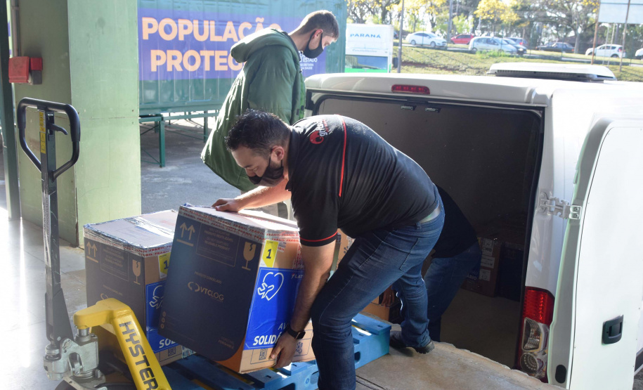 Mais 79,5 mil vacinas contra a Covid-19 chegam ao Paraná. Foto: Américo Antonio/SESA