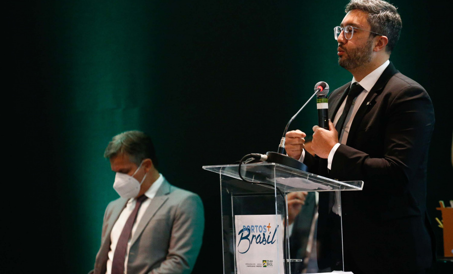 Os portos do Paraná têm a melhor gestão pública do Brasil. O reconhecimento foi feito pelo Governo Federal na segunda edição do Prêmio “Portos + Brasil”, entregue na noite desta quarta-feira (1) pelo Ministério da Infraestrutura. Foto: Jonathan Campos/AEN