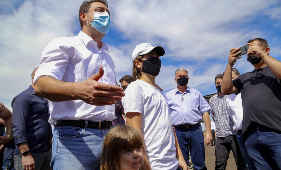 O governador Carlos Massa Ratinho Junior vistoriou, nesta quinta-feira (2), as obras de recapeamento asfáltico da pista do Aeroporto Municipal Aguinaldo Pereira Lima, em Siqueira Campos, região do Norte Pioneiro.   - Siqueira Campos, 02/09/2021  -  Foto: Gilson Abreu/AEN