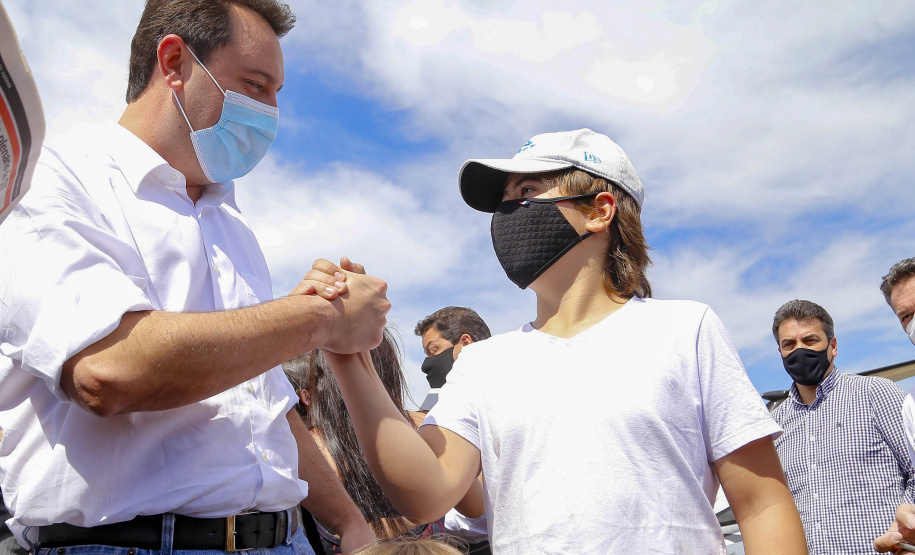 O governador Carlos Massa Ratinho Junior vistoriou, nesta quinta-feira (2), as obras de recapeamento asfáltico da pista do Aeroporto Municipal Aguinaldo Pereira Lima, em Siqueira Campos, região do Norte Pioneiro.   - Siqueira Campos, 02/09/2021  -  Foto: Gilson Abreu/AEN
