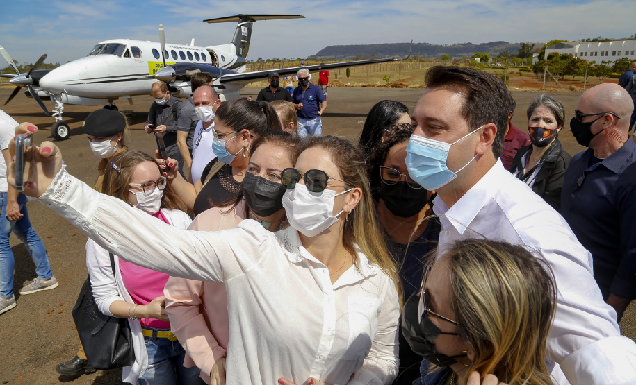 O governador Carlos Massa Ratinho Junior vistoriou, nesta quinta-feira (2), as obras de recapeamento asfáltico da pista do Aeroporto Municipal Aguinaldo Pereira Lima, em Siqueira Campos, região do Norte Pioneiro.   - Siqueira Campos, 02/09/2021  -  Foto: Gilson Abreu/AEN