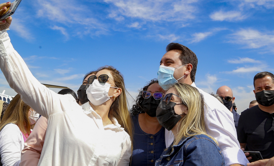 O governador Carlos Massa Ratinho Junior vistoriou, nesta quinta-feira (2), as obras de recapeamento asfáltico da pista do Aeroporto Municipal Aguinaldo Pereira Lima, em Siqueira Campos, região do Norte Pioneiro.   - Siqueira Campos, 02/09/2021  -  Foto: Gilson Abreu/AEN