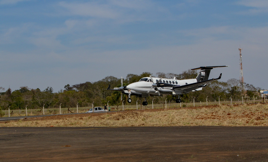 O governador Carlos Massa Ratinho Junior vistoriou, nesta quinta-feira (2), as obras de recapeamento asfáltico da pista do Aeroporto Municipal Aguinaldo Pereira Lima, em Siqueira Campos, região do Norte Pioneiro.   - Siqueira Campos, 02/09/2021  -  Foto: Gilson Abreu/AEN