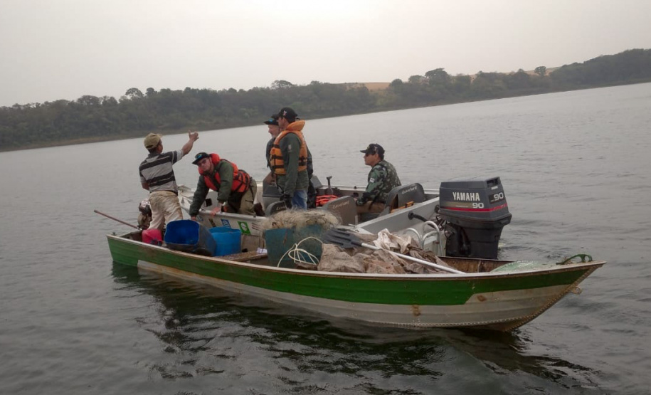 O Instituto Água e Terra (IAT) divulgou, nesta quarta-feira (01), o resultado de uma força-tarefa realizada na última semana na Bacia do Rio das Cinzas, no Norte Pioneiro. Foram identificadas 10 irregularidades, resultando em R$92 mil em multas por crimes relacionados à pesca e floresta. - Curitiba, 02/09/2021 - Foto: IAT