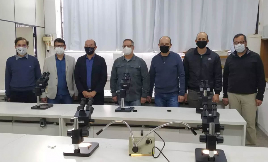 Uma parceria entre a Universidade Estadual do Oeste do Paraná (Unioeste) ea Receita Federal garantiu 6 novos estereomicroscópios para o Centro de CiênciasBiológicas e Saúde. -  Curitiba, 02/09/2021  -  Foto: SETI