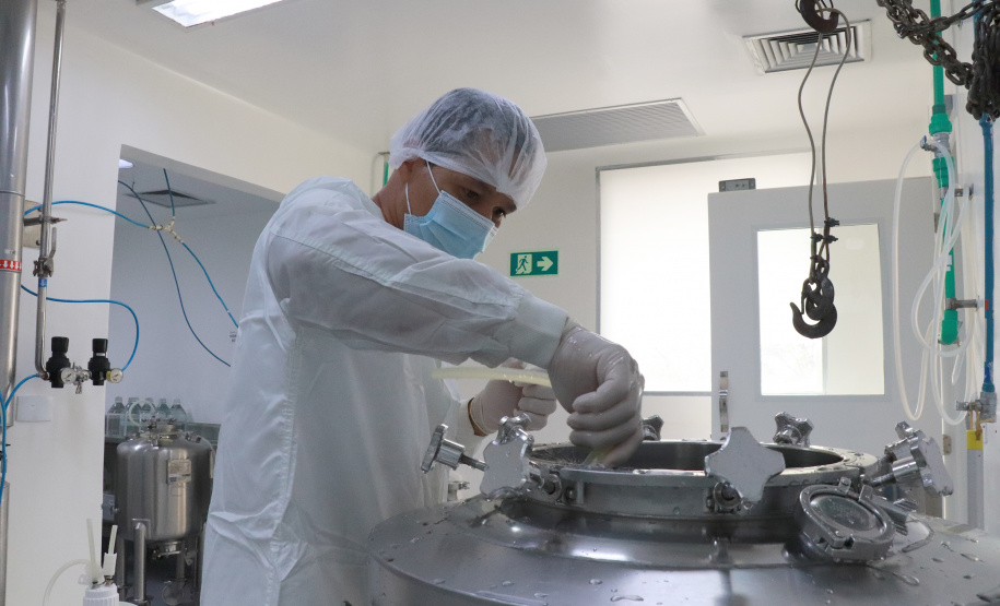 Tecpar recebe prêmio por sua produção de vacina antirrábica veterinária.Foto: Arnaldo Alves / Arquivo/AEN