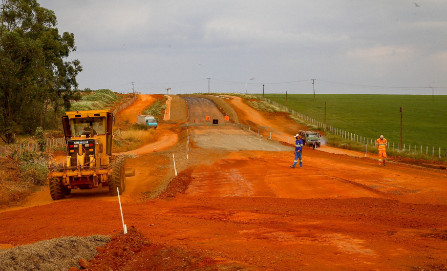 Obras do Contorno Sul de Wenceslau Braz avançam para desviar tráfego pesado da área urbana.
Foto Gilson Abreu/AEN
