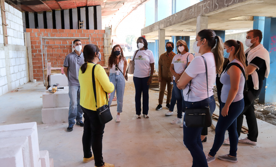 Visita Obra Viaduto do Capanema e Incubadora Social  -  A equipe da Secretaria da Agricultura e do Abastecimento do Paraná recebe equipe da SEAB Rondônia para apresentar soluçoes implantadas em Curitiba sobre o cultivo de alimentos. 03/09/2021 - Foto: Geraldo Bubniak/AEN
