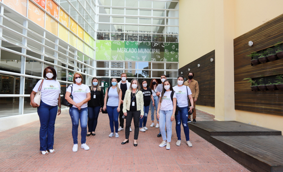 Visita Mercado Municipal - A equipe da Secretaria da Agricultura e do Abastecimento do Paraná recebe equipe da SEAB Rondônia para apresentar soluçoes implantadas em Curitiba sobre o cultivo de alimentos. 03/09/2021 - Foto: Geraldo Bubniak/AEN