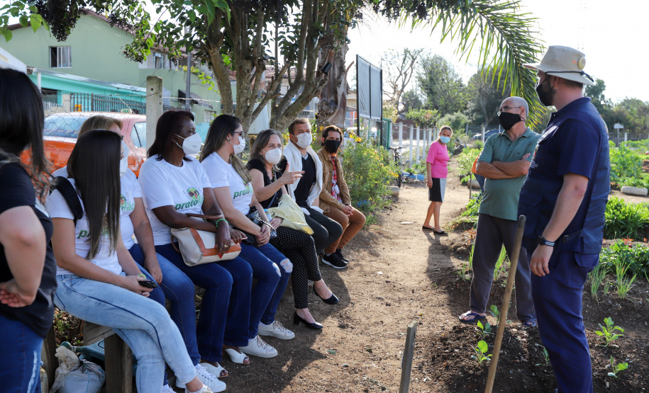 Visita a Horta Marumbi ?  A equipe da Secretaria da Agricultura e do Abastecimento do Paraná recebe equipe da SEAB Rondônia para apresentar soluçoes implantadas em Curitiba sobre o cultivo de alimentos. 03/09/2021 - Foto: Geraldo Bubniak/AEN