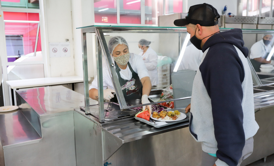Visita a Rua da Cidadania Matriz  -  A equipe da Secretaria da Agricultura e do Abastecimento do Paraná recebe equipe da SEAB Rondônia para apresentar soluçoes implantadas em Curitiba sobre o cultivo de alimentos. 03/09/2021 - Foto: Geraldo Bubniak/AEN
