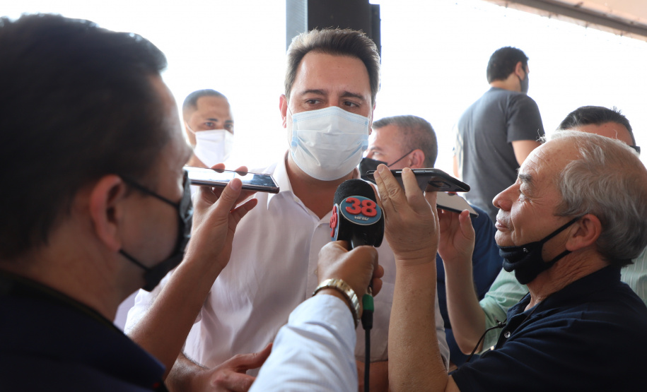 O governador Carlos Massa Ratinho Junior participou nesta sexta-feira (3) do lançamento da pedra fundamental da obra de construção de 75 casas populares em Jandaia do Sul, no Vale do Ivaí.  Foto: Ari Dias/AEN