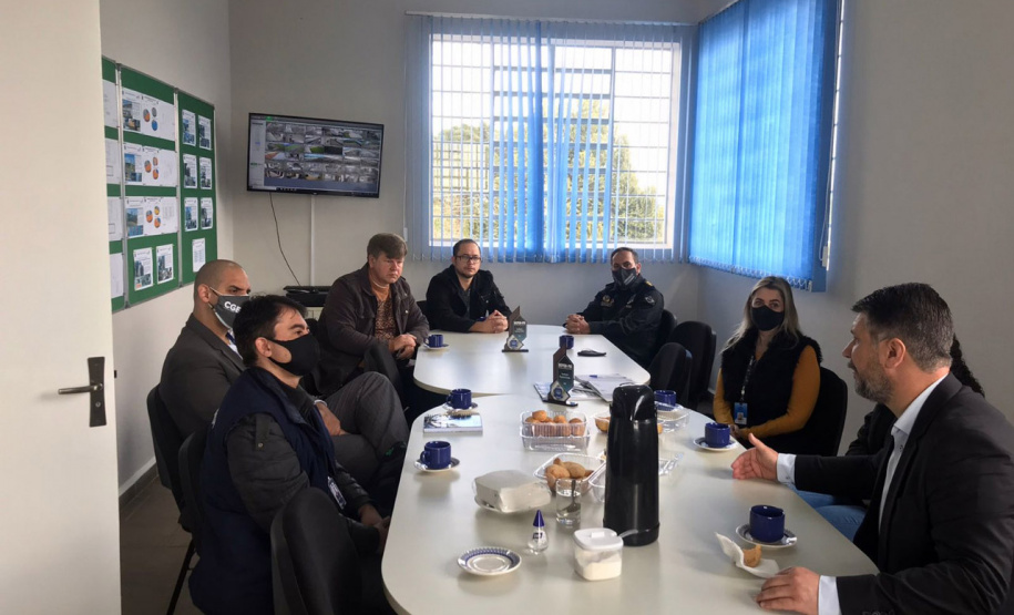 A Controladoria-Geral do Estado (CGE) está intensificando visitas a órgãos e entidades para consolidar a integração e prestar melhor atendimento ao cidadão. A Ouvidoria-Geral, que faz parte da CGE, retomou as visitas às ouvidorias setoriais, seguindo as restrições impostas pela pandemia.  -  CURITIBA, 03/09/2021  -  Foto: CGE