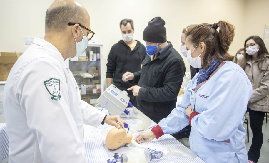 Os Hospitais Universitários Estaduais do Paraná reforçaram o combate à pandemia, disponibilizando, entre outras ações, centenas de leitos exclusivos para pacientes acometidos pela Covid-19, a síndrome respiratória aguda grave causada pelo novo coronavírus. - Curitiba, 03/09/2021 - Foto: SETI