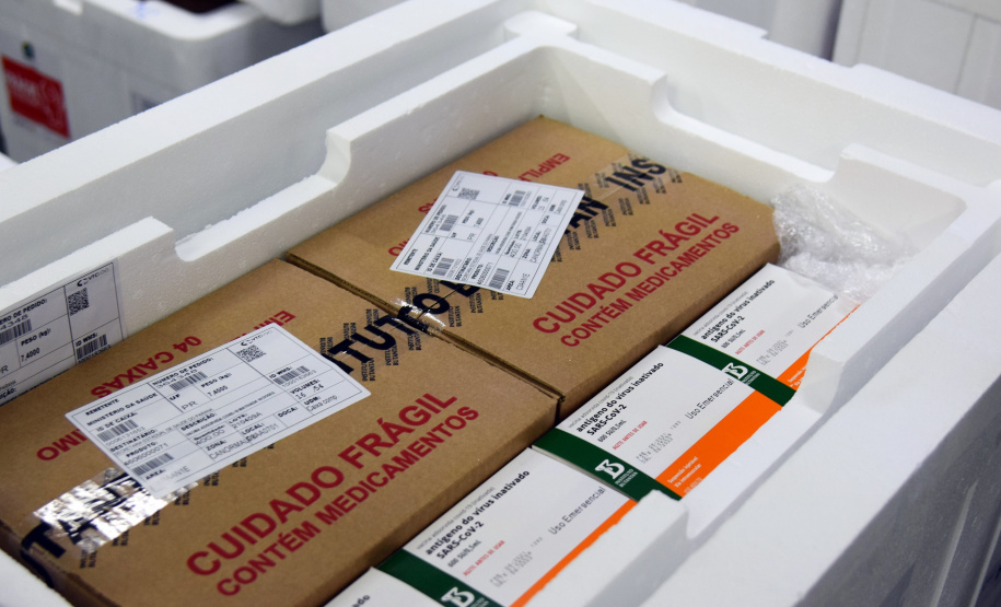 Ministério vai enviar 641.782 vacinas contra a Covid-19 ao Paraná; 187,8 mil chegam no sábado Foto: Americo Antonio/SESA
