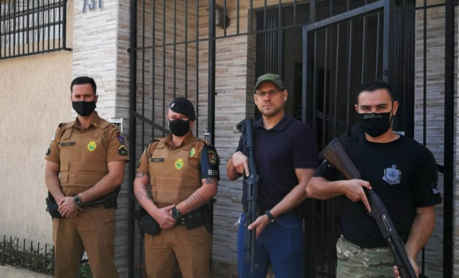 O Departamento Penitenciário do Paraná lançou nesta sexta-feira (3), a Operação Ordem e Progresso, que tem como objetivo reforçar a segurança de cadeias públicas e penitenciárias por meio de revistas gerais durante o feriado prolongado. Até o dia 7 de setembro, forças de segurança atuarão de forma integrada na busca de materiais ilícitos e na análise das estruturas físicas. - Curitiba, 03/09/2021 - Foto: Depen-PR