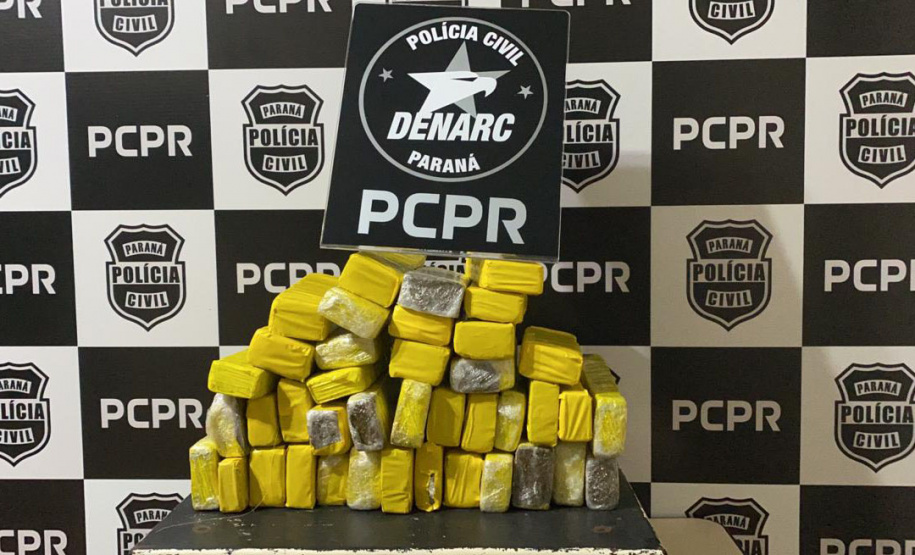 O trabalho integrado das Polícias Civil e Militar, coordenados pela Secretaria da Segurança Pública do Paraná (Sesp), no combate ao tráfico de drogas no Estado, resultou em um aumento de 13,56% na quantidade de drogas apreendidas (maconha, cocaína e crack), no primeiro semestre de 2021, se comparado ao mesmo período de 2020
