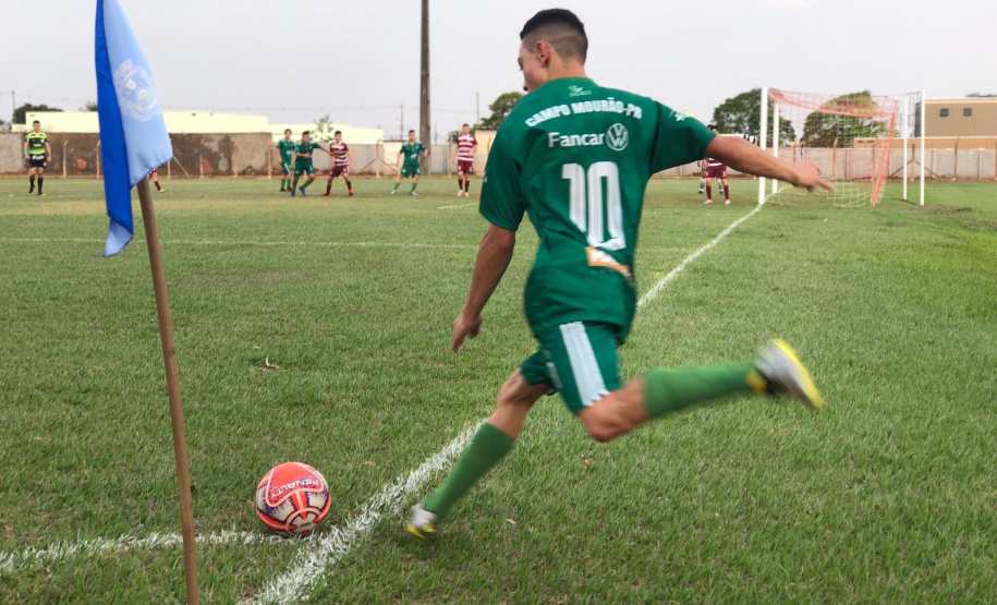 Encerrou no domingo (05), a etapa de abertura do Paraná Bom de Bola. A competição está debutando em 2021. Guaratuba, Carambeí, Cornélio Procópio, Florestópolis, Marialva, Umuarama, Goioerê, Planalto, Coronel Vivida, Guarapuava, Marechal Cândido Rondon e Jardim Alegre são as sedes. -  Foto: Assessoria de Imprensa dos Municípios