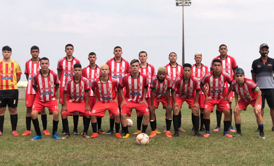 Encerrou no domingo (05), a etapa de abertura do Paraná Bom de Bola. A competição está debutando em 2021. Guaratuba, Carambeí, Cornélio Procópio, Florestópolis, Marialva, Umuarama, Goioerê, Planalto, Coronel Vivida, Guarapuava, Marechal Cândido Rondon e Jardim Alegre são as sedes. -  Foto: Assessoria de Imprensa dos Municípios