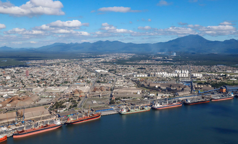 Movimentação de cargas segue em alta nos Portos do Paraná
. Foto: Rodrigo Felix Leal/SEIL