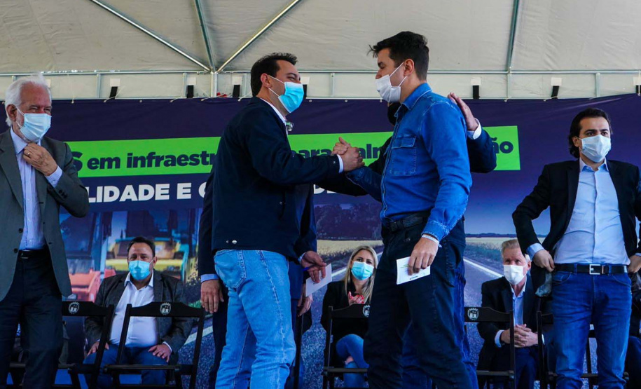 O governador Carlos Massa Ratinho Junior esteve nesta quinta-feira (9) em Palmas para o lançamento da pedra fundamental da pavimentação em concreto rígido de um trecho de 59,55 quilômetros da rodovia, além da implantação de 12,39 quilômetros de terceiras faixas. - Palmas, 09/09/2021 - Foto: Guilherme Flores