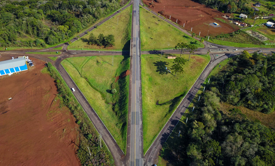 O governador Carlos Massa Ratinho Junior lança nesta quinta-feira (9) a pedra fundamental das obras de revitalização da PRC-280, no Sudoeste. Principal corredor logístico da região, a rodovia está sendo contemplada com duas grandes obras: a revitalização em concreto rígido de quase 60 quilômetros, inédita em uma via estadual, e implementação de 12 quilômetros de terceiras faixas em sete municípios. Foto: José Fernando Ogura/AEN