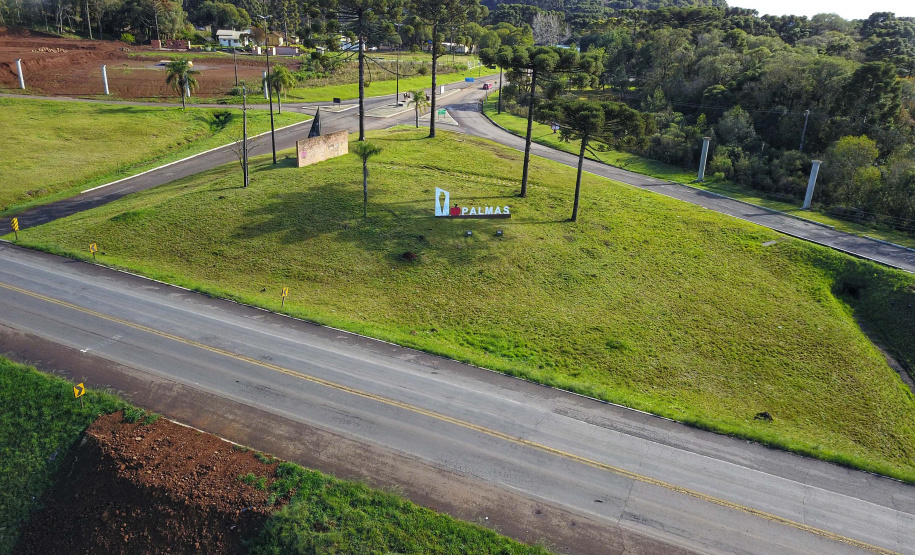 O governador Carlos Massa Ratinho Junior lança nesta quinta-feira (9) a pedra fundamental das obras de revitalização da PRC-280, no Sudoeste. Principal corredor logístico da região, a rodovia está sendo contemplada com duas grandes obras: a revitalização em concreto rígido de quase 60 quilômetros, inédita em uma via estadual, e implementação de 12 quilômetros de terceiras faixas em sete municípios. Foto: José Fernando Ogura/AEN