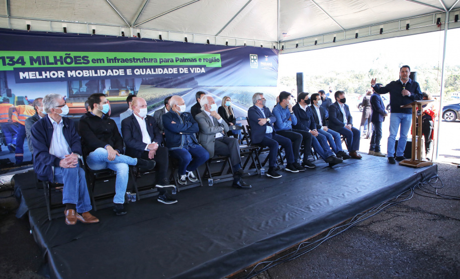 O governador Carlos Massa Ratinho Junior esteve nesta quinta-feira (9) em Palmas para o lançamento da pedra fundamental da pavimentação em concreto rígido de um trecho de 59,55 quilômetros da rodovia, além da implantação de 12,39 quilômetros de terceiras faixas.  - Palmas, 09/09/2021  -  Foto: José Fernando Ogura/AEN