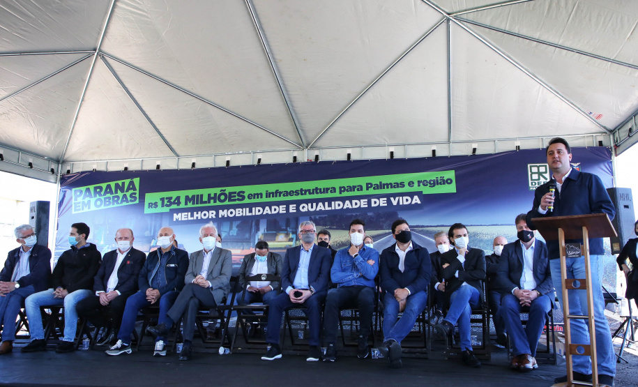 O governador Carlos Massa Ratinho Junior esteve nesta quinta-feira (9) em Palmas para o lançamento da pedra fundamental da pavimentação em concreto rígido de um trecho de 59,55 quilômetros da rodovia, além da implantação de 12,39 quilômetros de terceiras faixas.  - Palmas, 09/09/2021  -  Foto: José Fernando Ogura/AEN