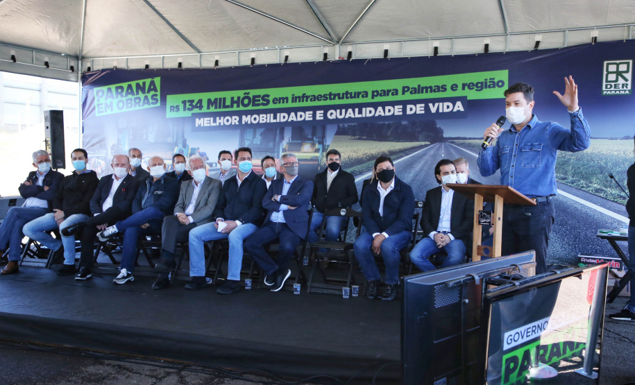 O governador Carlos Massa Ratinho Junior esteve nesta quinta-feira (9) em Palmas para o lançamento da pedra fundamental da pavimentação em concreto rígido de um trecho de 59,55 quilômetros da rodovia, além da implantação de 12,39 quilômetros de terceiras faixas.  - Palmas, 09/09/2021  -  Foto: José Fernando Ogura/AEN