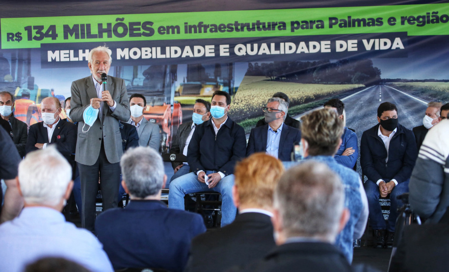 O governador Carlos Massa Ratinho Junior esteve nesta quinta-feira (9) em Palmas para o lançamento da pedra fundamental da pavimentação em concreto rígido de um trecho de 59,55 quilômetros da rodovia, além da implantação de 12,39 quilômetros de terceiras faixas.  - Palmas, 09/09/2021  -  Foto: José Fernando Ogura/AEN