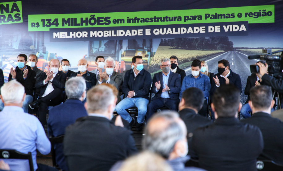 O governador Carlos Massa Ratinho Junior esteve nesta quinta-feira (9) em Palmas para o lançamento da pedra fundamental da pavimentação em concreto rígido de um trecho de 59,55 quilômetros da rodovia, além da implantação de 12,39 quilômetros de terceiras faixas.  - Palmas, 09/09/2021  -  Foto: José Fernando Ogura/AEN