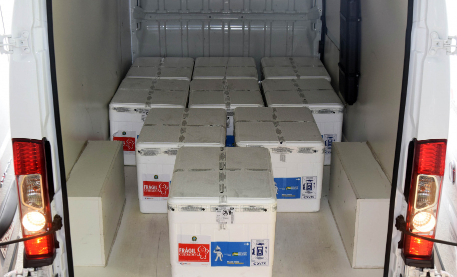 O Paraná recebe mais 100.400 imunizantes da CoronaVac/Butantan é destinada à primeira e segunda doses (D1 e D2),  referente à 49ª pauta de distribuição do Ministério da Saúde. -  Curitiba, 09/09/2021  -  Foto: Américo Antonio/SESA