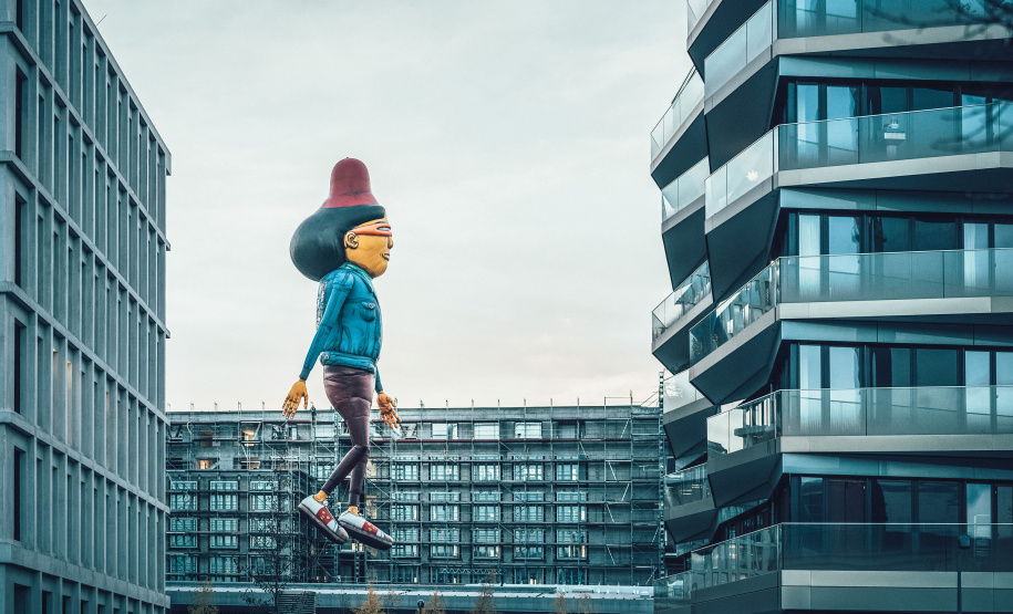 A exposição “OSGEMEOS: Segredos”, realizada pelo Museu Oscar Niemeyer (MON), poderá ser vista pelo público a partir de 18 de setembro.  - Foto:  Flyang Pictures-Nina Kramer