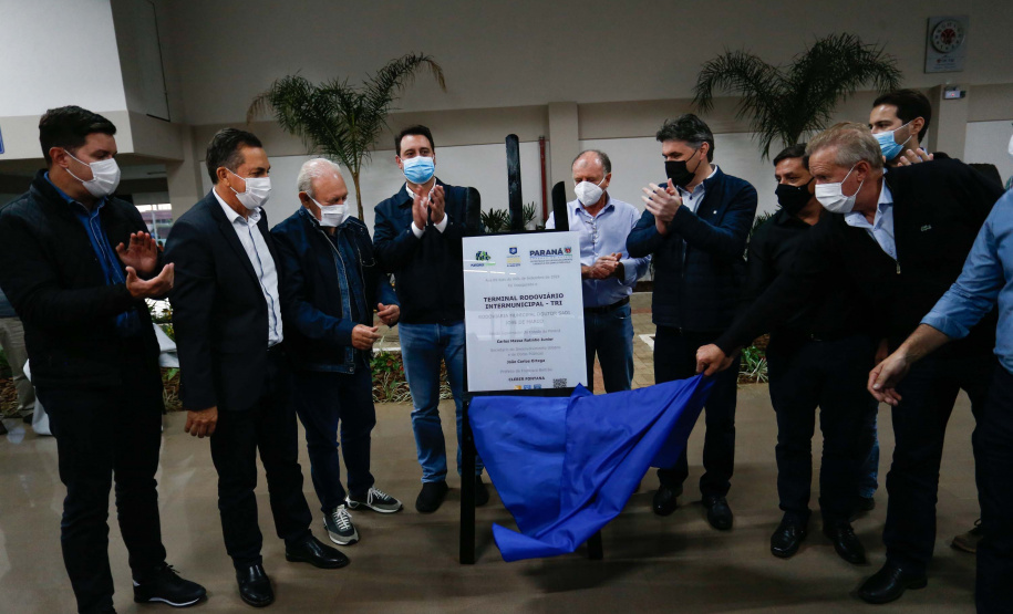 O governador Carlos Massa Ratinho Junior visita a nova Rodoviária de Francisco Beltrão, que começou a funcionar em março deste ano. Foto: Jonathan Campos/AEN