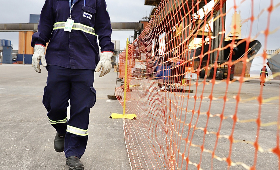 Portos do Paraná atualiza Regras Gerais de Segurança e Trânsito para Usuários e Veículos  -  Paranaguá, 10/09/2021  -  Foto: Claudio Neves/Portos do Paraná