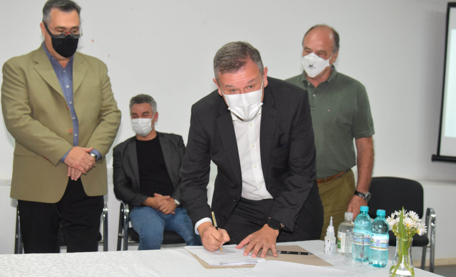 A Secretaria de Estado da Saúde (Sesa) vai investir R$ 2.374.973,35 em obras de reparo no Centro de Produção e Pesquisa de Imunobiológicos do Paraná (CPPI). - Curitiba, 09/09/2021 - Foto: Américo Antonio/SESA