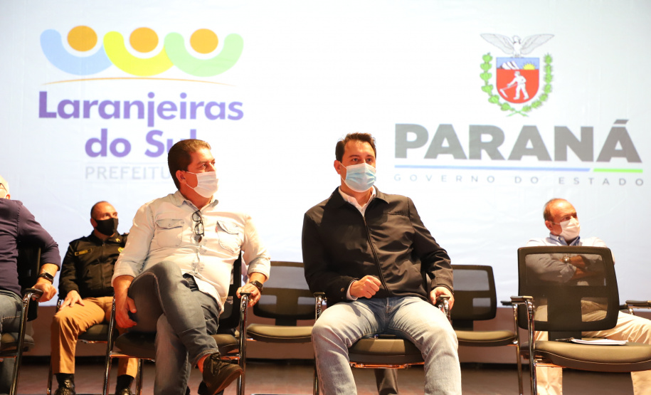 O governador Carlos Massa Ratinho Junior participou, nesta sexta-feira (10), do lançamento da Agro Laranjeiras, nova empresa de desmamados que fará um investimento inicial de R$ 377 milhões no Estado.  Laranjeiras do Sul, 10/09/2021  -  Foto: Ari Dias/AEN
