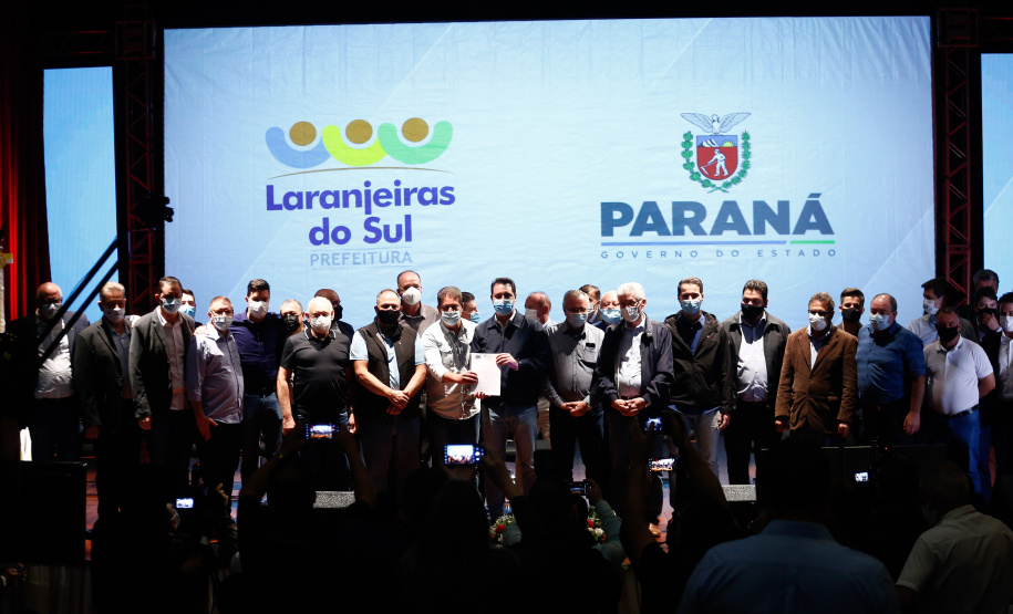 O governador Carlos Massa Ratinho Junior participou, nesta sexta-feira (10), do lançamento da Agro Laranjeiras, nova empresa de desmamados que fará um investimento inicial de R$ 377 milhões no Estado.. Foto:Jonathan Campos/AEN