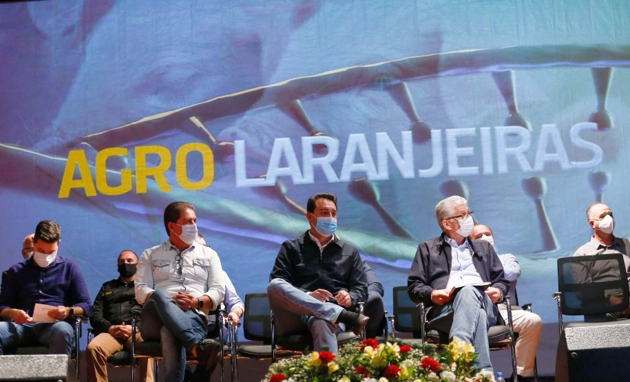 O governador Carlos Massa Ratinho Junior participou, nesta sexta-feira (10), do lançamento da Agro Laranjeiras, nova empresa de desmamados que fará um investimento inicial de R$ 377 milhões no Estado. Foto:Jonathan Campos/AEN