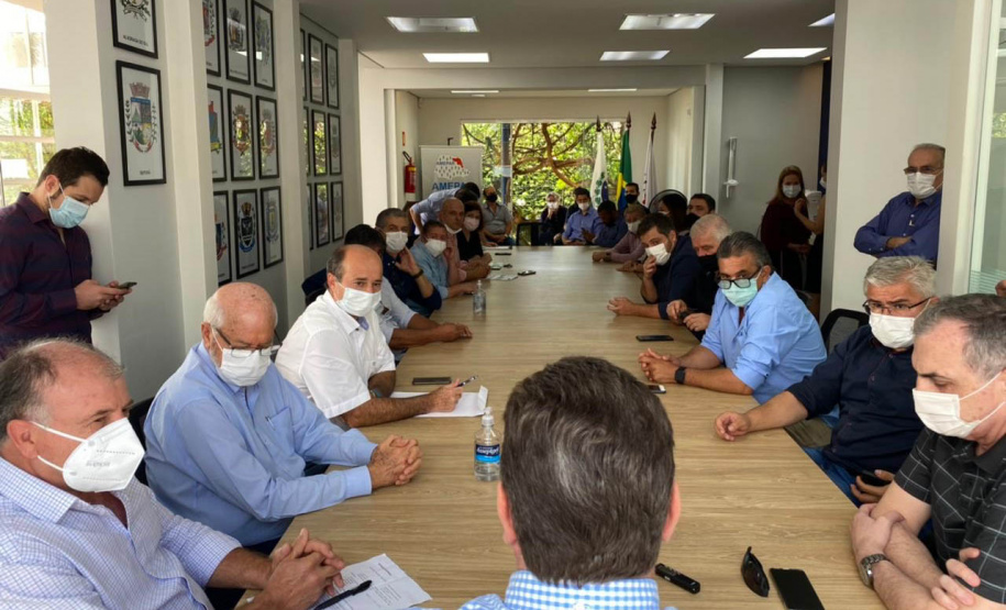 Secretário da SEDU se reúne com 22 prefeitos da AMEPAR em Londrina  -  Londrina, 10/09/2021  -  Foto: SEDU