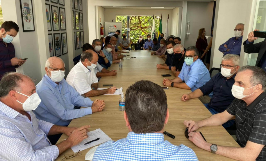 Secretário da SEDU se reúne com 22 prefeitos da AMEPAR em Londrina  -  Londrina, 10/09/2021  -  Foto: SEDU